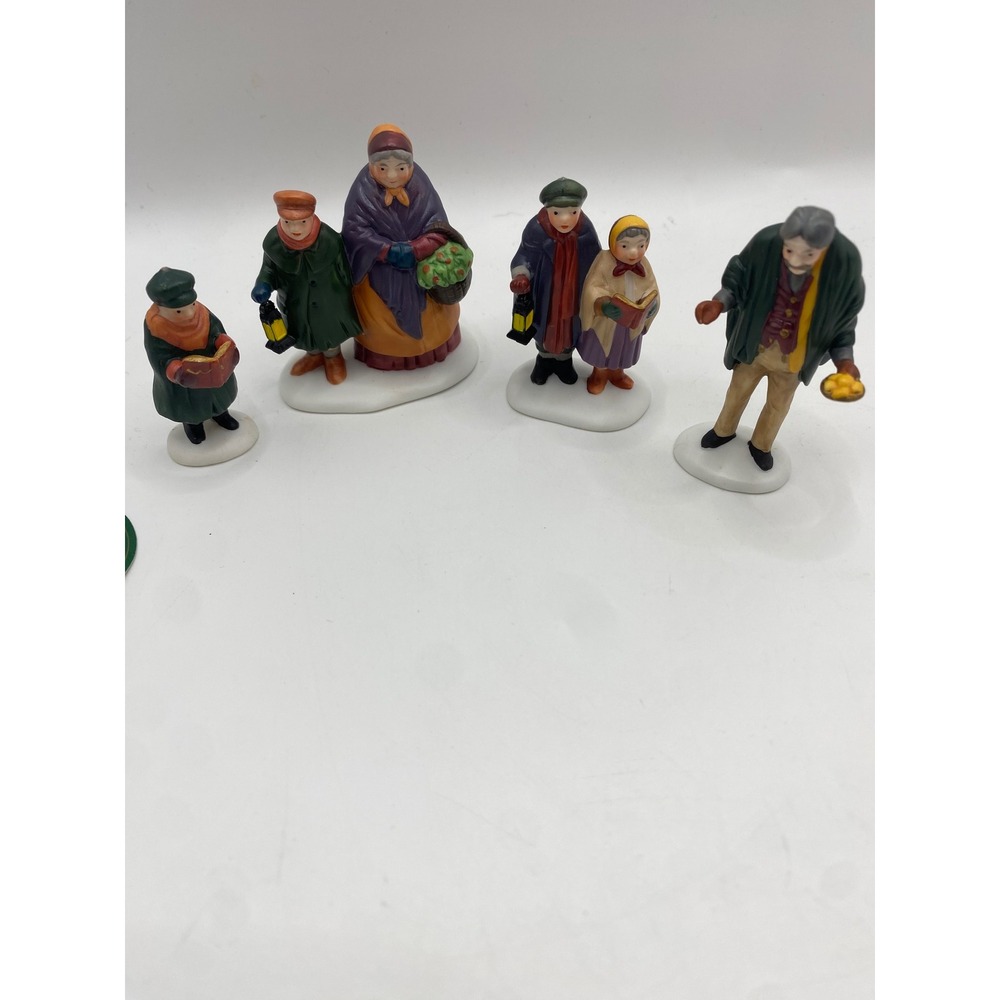 Dept 56 Carolers on the Doorstep Heritage Village Collection 5570-0‎ Set of 4 - Picture 6 of 6